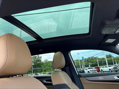 Used 2024 Volkswagen Atlas Cross Sport SE w/ Panoramic Sunroof Package AWD/4WD image 17