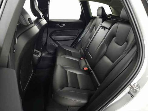 Used 2025 Volvo XC60 B5 Core w/ Protection Package Premier image 31