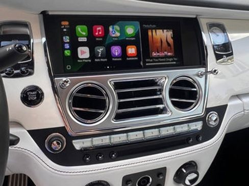 Used 2019 Rolls-Royce Wraith image 13