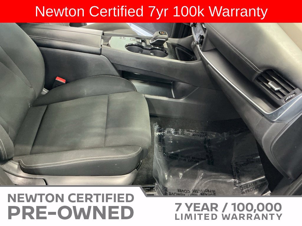 Used 2023 Nissan Rogue S FWD image 13