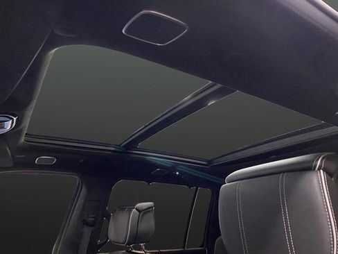 Used 2022 Jeep Grand Wagoneer Series II image 7