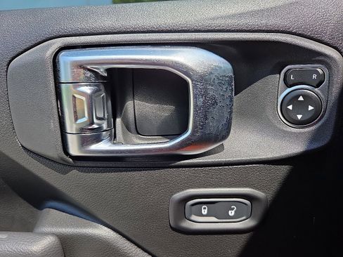 New 2025 Jeep Gladiator Mojave w/ Steel Bumper Group AWD/4WD image 13