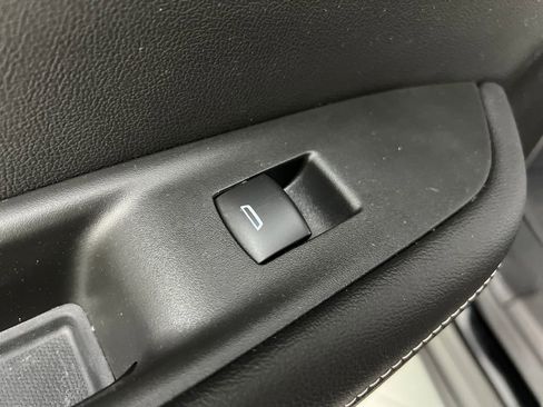 Used 2025 Chevrolet Blazer LT image 16