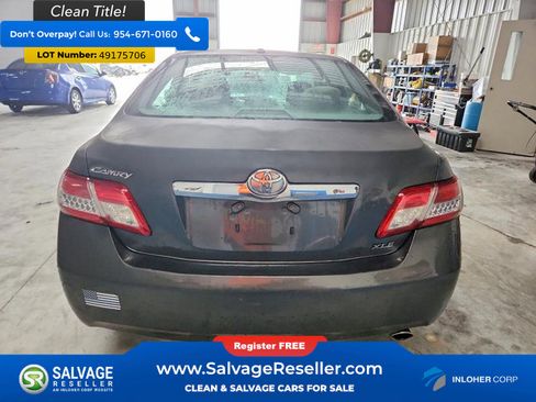 Used 2011 Toyota Camry XLE w/ XLE Extra-Value Pkg #2 FWD image 8