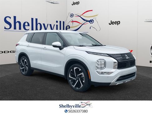 Used 2024 Mitsubishi Outlander SE image 3