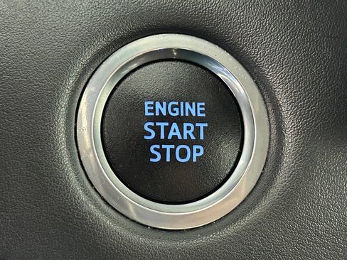 Used 2021 Toyota Highlander XLE AWD/4WD image 27