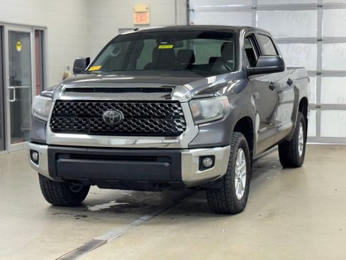 Used 2018 Toyota Tundra SR5 w/ SR5 Upgrade Package image 3
