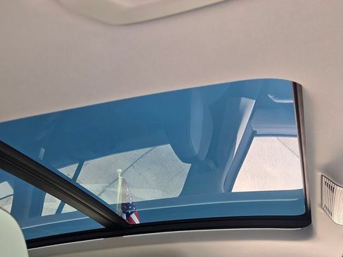 Certified 2025 Volkswagen Tiguan SE AWD/4WD image 19