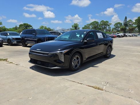 New 2026 Kia K4 FWD image 4
