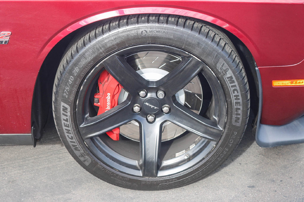 Used 2018 Dodge Challenger SRT w/ Technology Group RWD image 10
