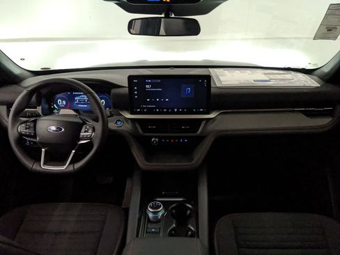 New 2025 Ford Explorer ST-Line w/ ST-Line Street Pack image 13