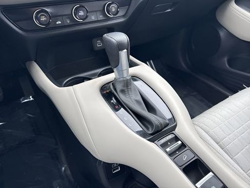 Used 2023 Honda HR-V LX image 15