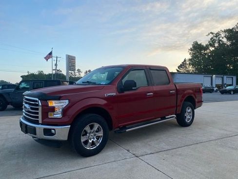 Used 2015 Ford F150 XLT w/ Equipment Group 302A Luxury AWD/4WD image 4