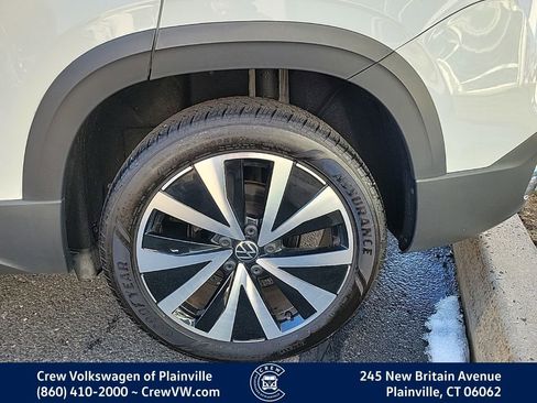 Certified 2023 Volkswagen Taos SE image 18