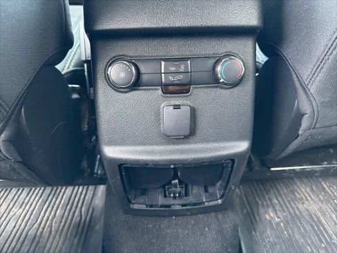 Used 2019 Ford Explorer XLT image 15