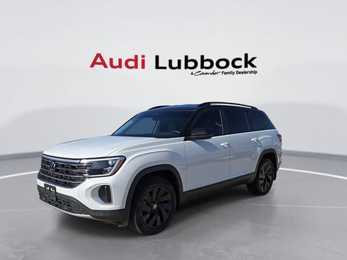 Used 2024 Volkswagen Atlas SE FWD image 4