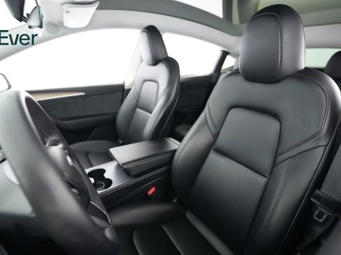 Used 2023 Tesla Model Y Long Range image 4