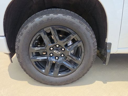 Used 2023 Chevrolet Silverado 1500 RST AWD/4WD image 10