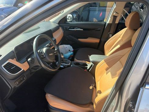Used 2024 Kia Seltos EX FWD image 5