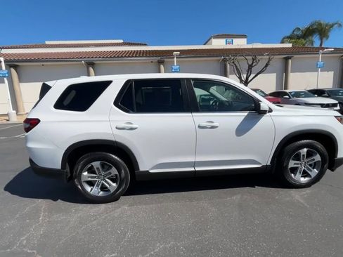 Certified 2023 Honda Pilot EX-L image 9