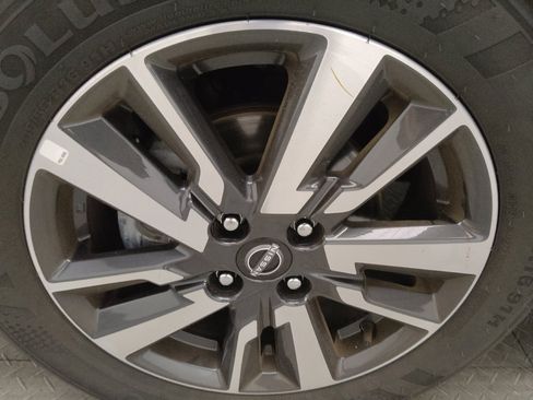 Used 2025 Nissan Versa SV FWD image 31