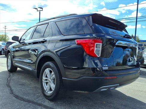 Certified 2022 Ford Explorer XLT w/ Equipment Group 202A image 6