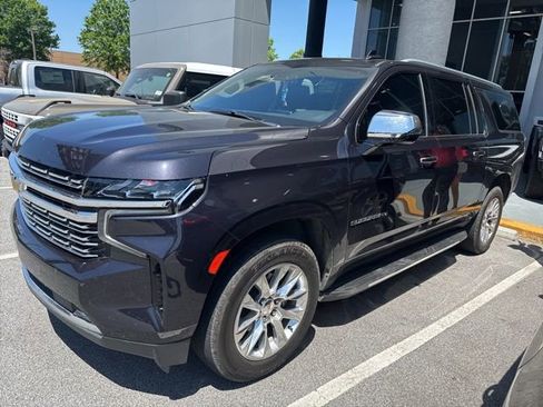 Used 2022 Chevrolet Suburban Premier image 3