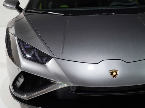 Used 2022 Lamborghini Huracan EVO RWD image 28