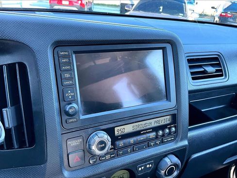 Used 2014 Honda Ridgeline SE image 26