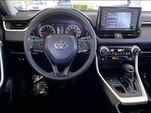 Used 2020 Toyota RAV4 XLE image 8
