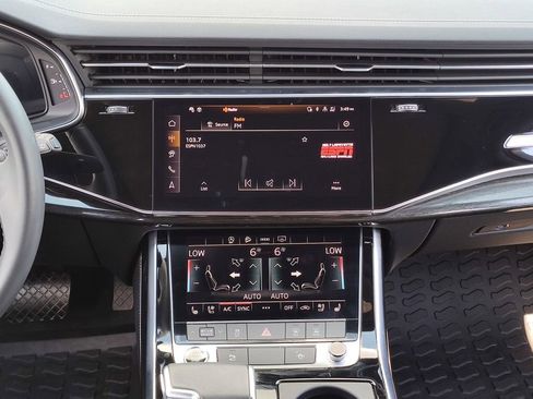 Used 2025 Audi Q7 3.0T Premium Plus w/ Premium Plus Package AWD/4WD image 30