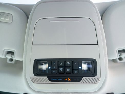 Used 2026 Ford Expedition Platinum image 30