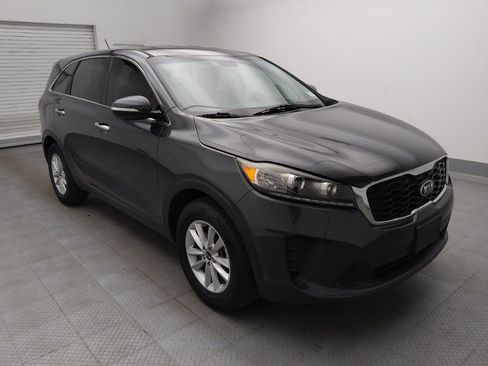 Used 2019 Kia Sorento FWD image 13