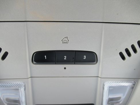 Used 2024 GMC Terrain SLT w/ Tech Package FWD image 26