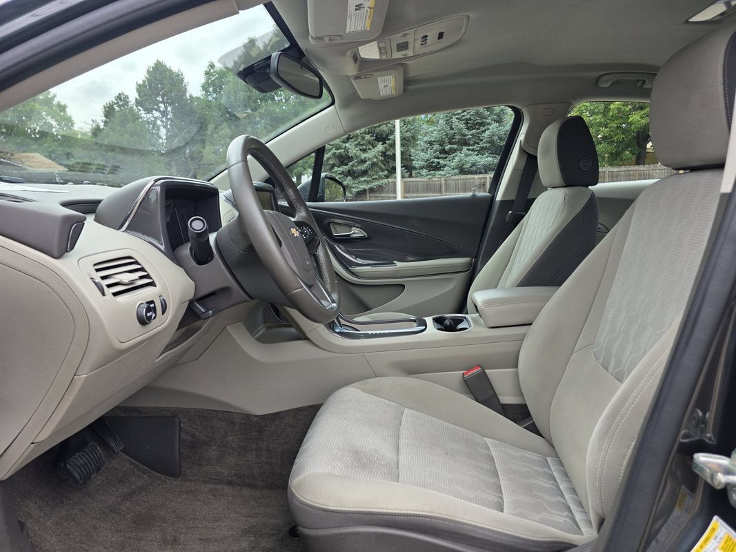 Used 2014 Chevrolet Volt w/ Enhanced Safety Package 1 FWD image 15