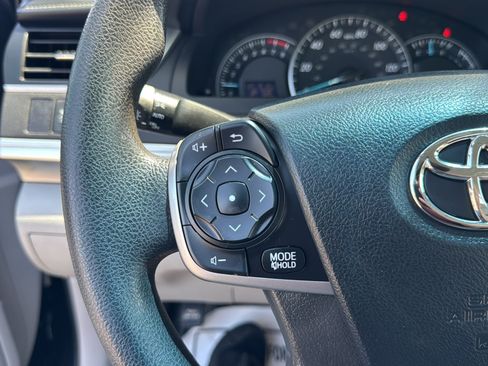 Used 2013 Toyota Camry LE FWD image 27