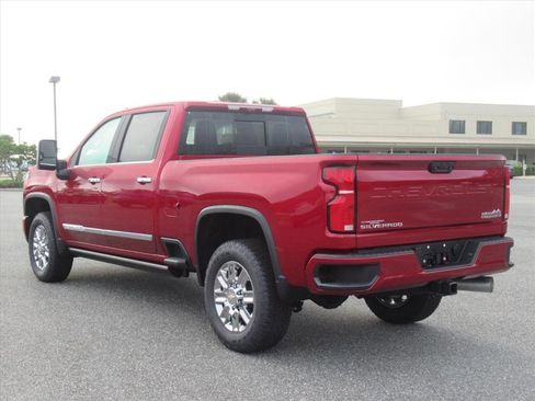 New 2026 Chevrolet Silverado 3500 High Country w/ Technology Package AWD/4WD image 4