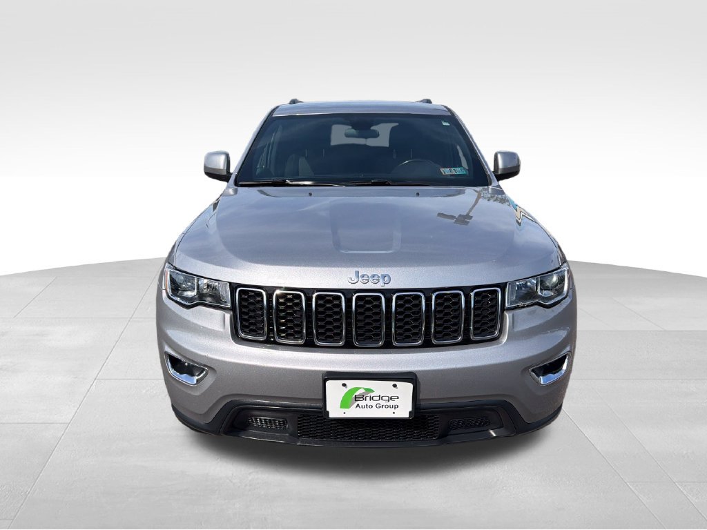 Used 2020 Jeep Grand Cherokee Laredo AWD/4WD image 2