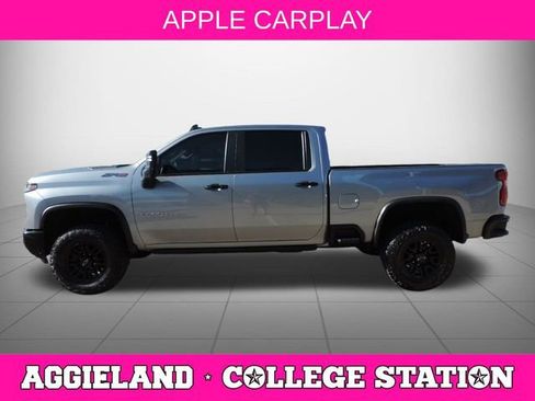 Used 2024 Chevrolet Silverado 2500 ZR2 w/ Technology Package image 7