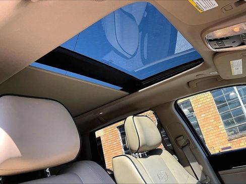 Used 2020 Jeep Grand Cherokee Overland AWD/4WD image 20