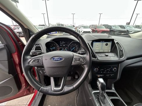 Used 2019 Ford Escape SEL image 10