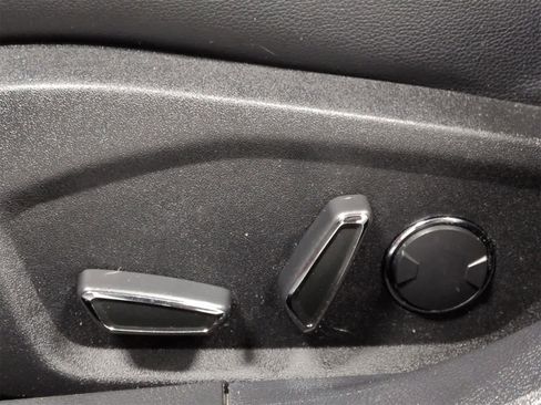 Used 2018 Ford Fusion SE w/ Equipment Group 201A image 18