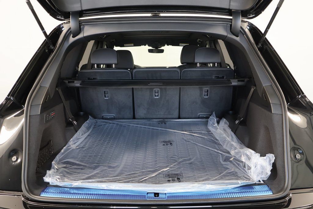 New 2026 Audi Q7 3.0T Premium Plus AWD/4WD image 8