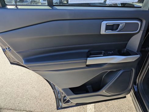 Certified 2022 Ford Explorer XLT w/ Equipment Group 202A image 30