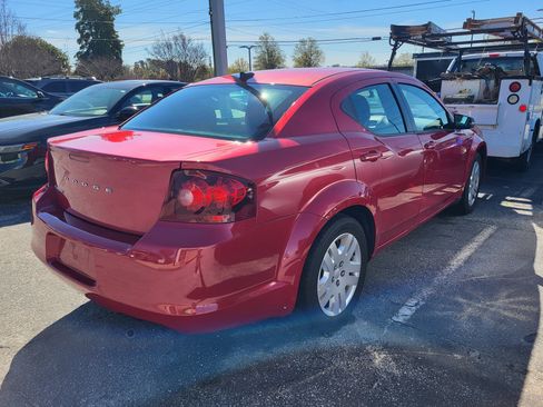 Used 2013 Dodge Avenger SE image 4