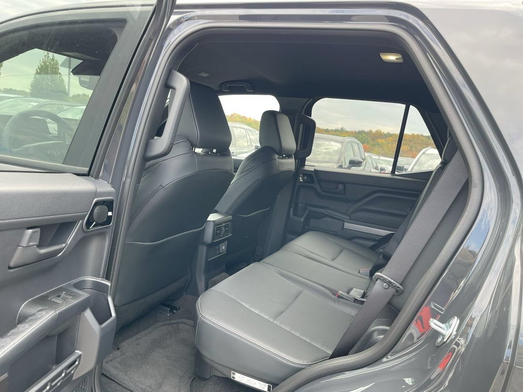 Used 2026 Toyota 4Runner TRD Off-Road Premium AWD/4WD image 9