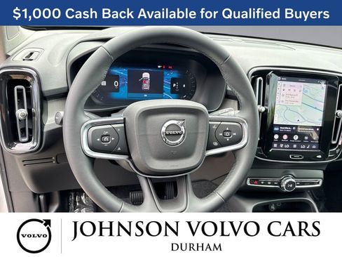 New 2026 Volvo XC40 B4 Core w/ Climate Package FWD image 11