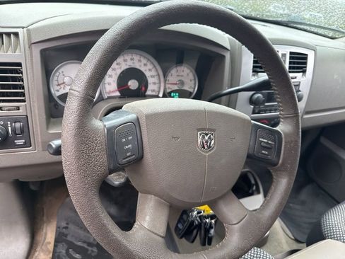 Used 2005 Dodge Dakota Laramie image 39