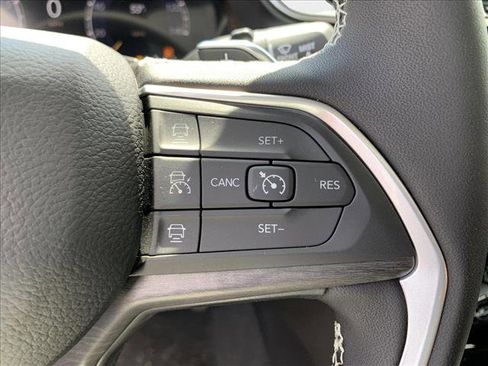 New 2025 Jeep Grand Cherokee Limited w/ Luxury Tech Group II image 14