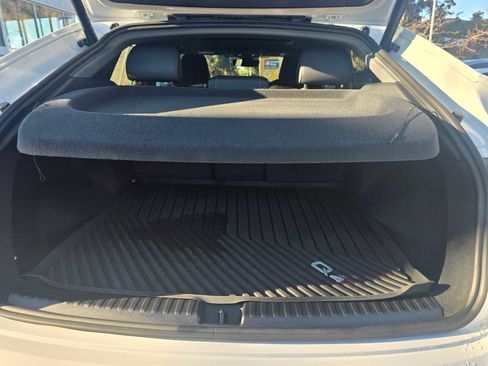 Used 2024 Audi Q4 e-tron Prestige w/ Black Optic Plus Package image 17